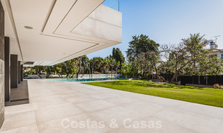 Villa contemporain, face à la mer à vendre, Estepona Est - Marbella. Prêt à emménager! 30749 