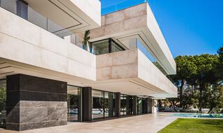 Villa contemporain, face à la mer à vendre, Estepona Est - Marbella. Prêt à emménager! 30750 