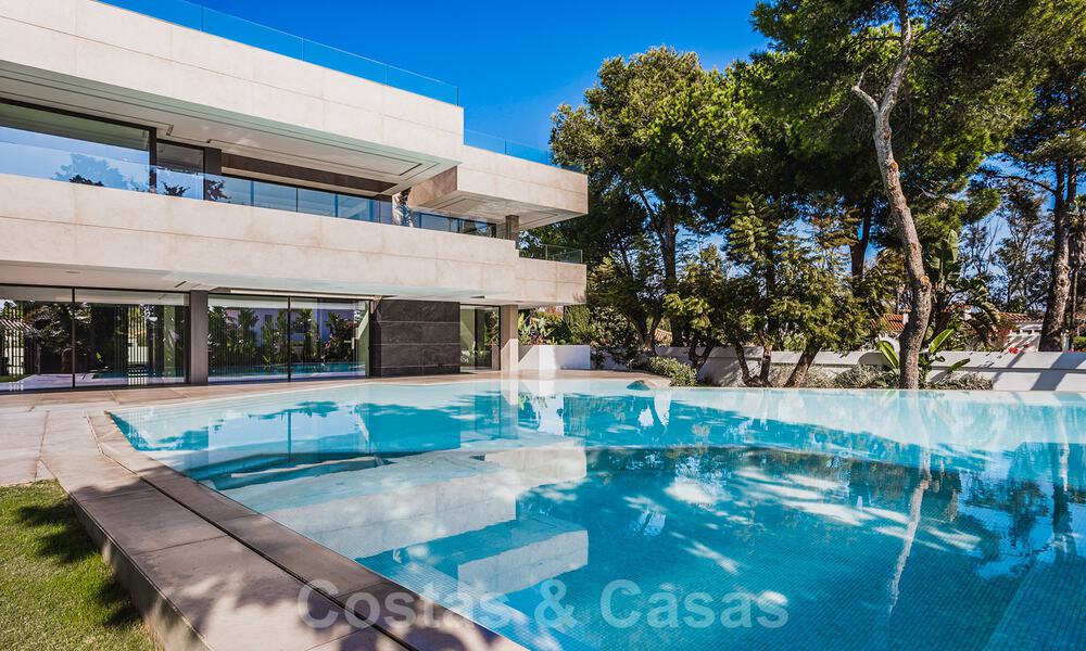 Villa contemporain, face à la mer à vendre, Estepona Est - Marbella. Prêt à emménager! 30751