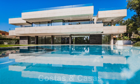 Villa contemporain, face à la mer à vendre, Estepona Est - Marbella. Prêt à emménager! 30752