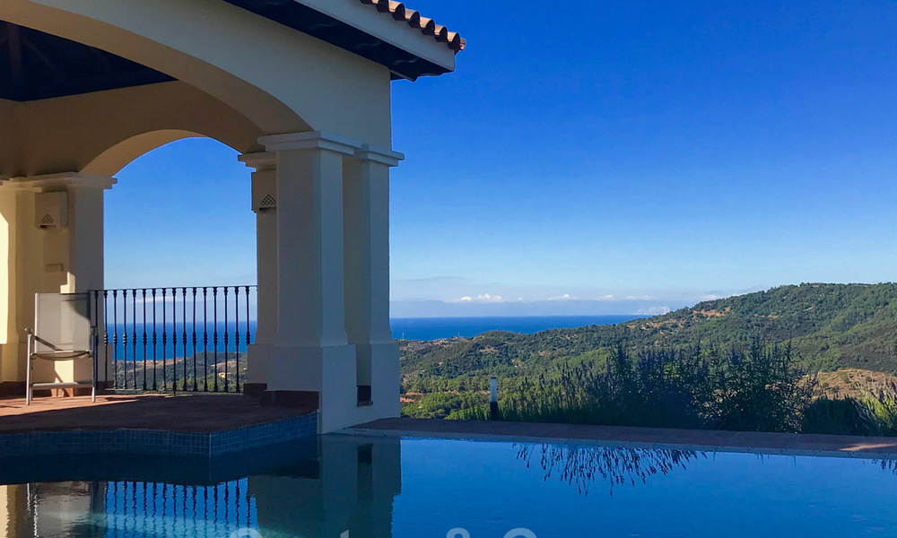 Villa exclusive à vendre, avec vue sur mer à un complexe exclusif dans la région de Marbella - Benahavis 22390