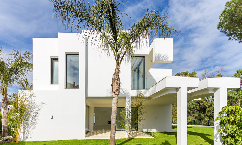 Villa spacieuse de luxe et moderne à vendre près de la plage et du golf à Marbella – Estepona 4272