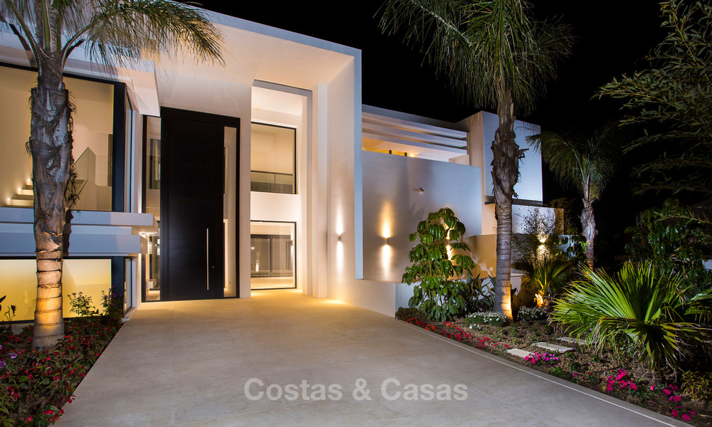 Villa spacieuse de luxe et moderne à vendre près de la plage et du golf à Marbella – Estepona 4279