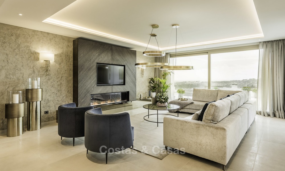 Beaux appartements de luxe à vendre dans un complexe exclusif à Nueva Andalucia - Marbella avec vue sur le golf et la mer 12455