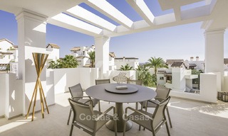 Beaux appartements de luxe à vendre dans un complexe exclusif à Nueva Andalucia - Marbella avec vue sur le golf et la mer 12466 