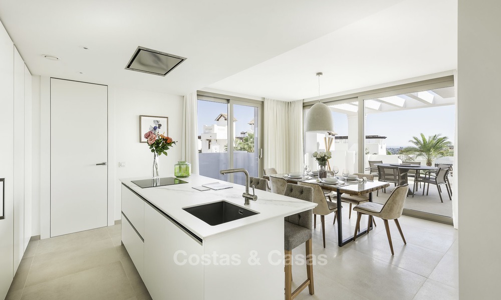 Beaux appartements de luxe à vendre dans un complexe exclusif à Nueva Andalucia - Marbella avec vue sur le golf et la mer 12458