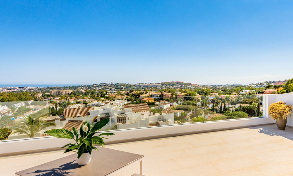 Beaux appartements de luxe à vendre dans un complexe exclusif à Nueva Andalucia - Marbella avec vue sur le golf et la mer 12731