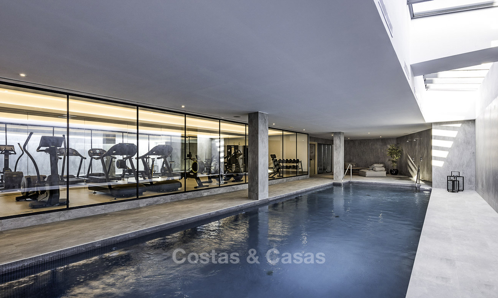 Beaux appartements de luxe à vendre dans un complexe exclusif à Nueva Andalucia - Marbella avec vue sur le golf et la mer 18369