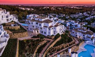 Beaux appartements de luxe à vendre dans un complexe exclusif à Nueva Andalucia - Marbella avec vue sur le golf et la mer 31951 