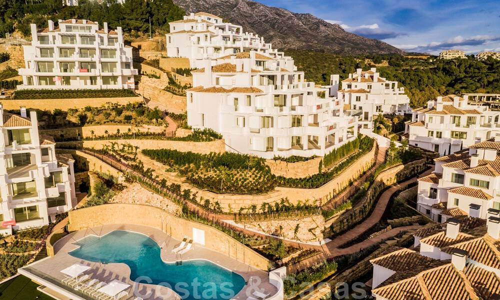 Beaux appartements de luxe à vendre dans un complexe exclusif à Nueva Andalucia - Marbella avec vue sur le golf et la mer 31952