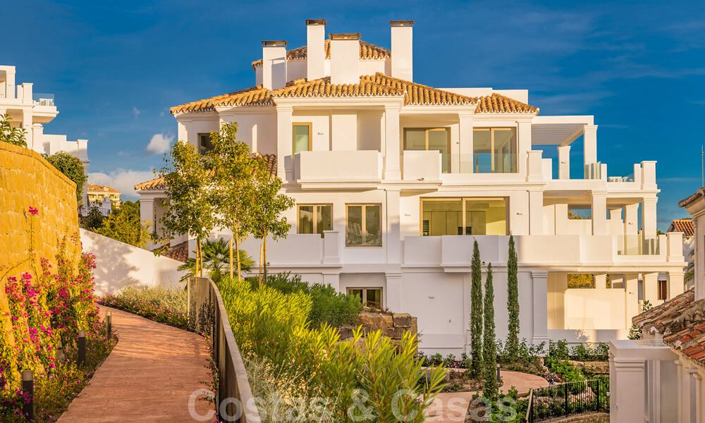 Beaux appartements de luxe à vendre dans un complexe exclusif à Nueva Andalucia - Marbella avec vue sur le golf et la mer 31956