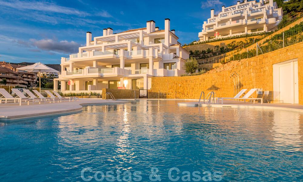 Beaux appartements de luxe à vendre dans un complexe exclusif à Nueva Andalucia - Marbella avec vue sur le golf et la mer 31957