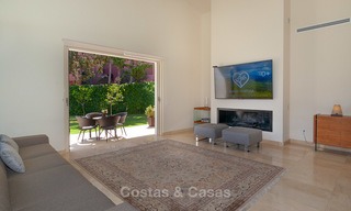Villa moderne à vendre près de la plage et golf à Marbella - Estepona 4287 