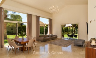 Villa moderne à vendre près de la plage et golf à Marbella - Estepona 4304 