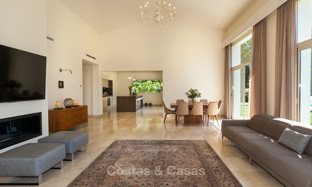 Villa moderne à vendre près de la plage et golf à Marbella - Estepona 4305