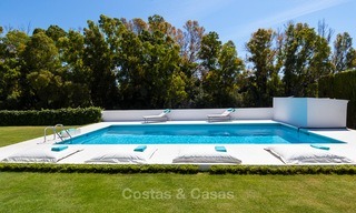 Villa moderne à vendre près de la plage et golf à Marbella - Estepona 4311 