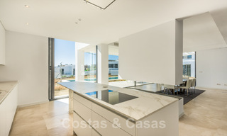 Offre spéciale! Villas de luxe, spacieuses et modernes avec de magnifiques vues sur mer à vendre dans un nouveau développement - entre Marbella et Estepona 32046 