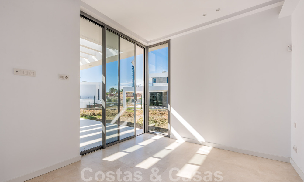 Offre spéciale! Villas de luxe, spacieuses et modernes avec de magnifiques vues sur mer à vendre dans un nouveau développement - entre Marbella et Estepona 32051