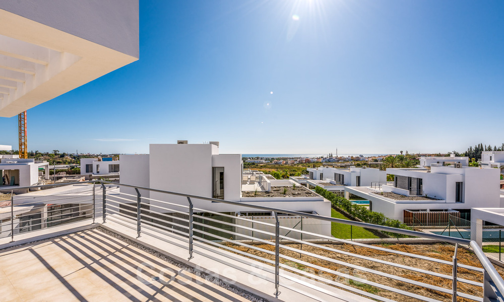 Offre spéciale! Villas de luxe, spacieuses et modernes avec de magnifiques vues sur mer à vendre dans un nouveau développement - entre Marbella et Estepona 32053