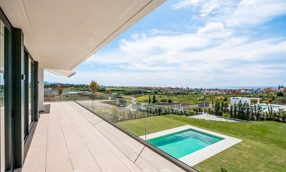 Belles villas modernes et contemporaines à vendre dans un nouveau projet de boutique entre Estepona et Marbella 19703