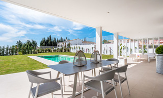 Belles villas modernes et contemporaines à vendre dans un nouveau projet de boutique entre Estepona et Marbella 19704 