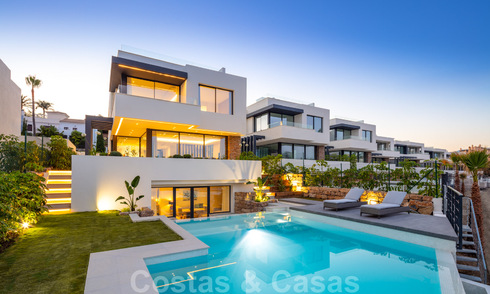 Nouvelles villas modernes de luxe à vendre sur un terrain de golf du New Golden Mile, Marbella - Estepona 32927