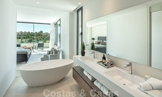 Nouvelles villas modernes de luxe à vendre sur un terrain de golf du New Golden Mile, Marbella - Estepona 32933 