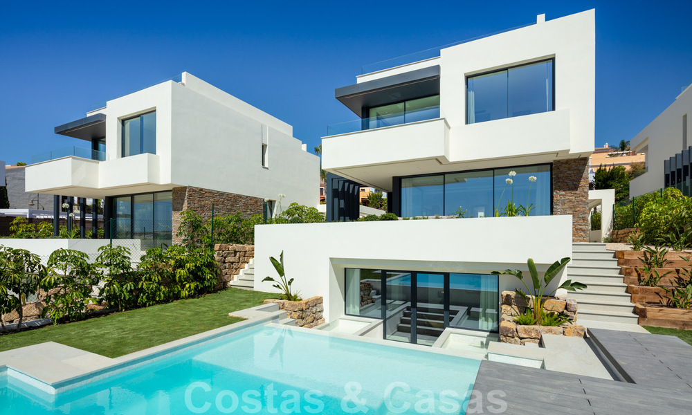 Nouvelles villas modernes de luxe à vendre sur un terrain de golf du New Golden Mile, Marbella - Estepona 32940