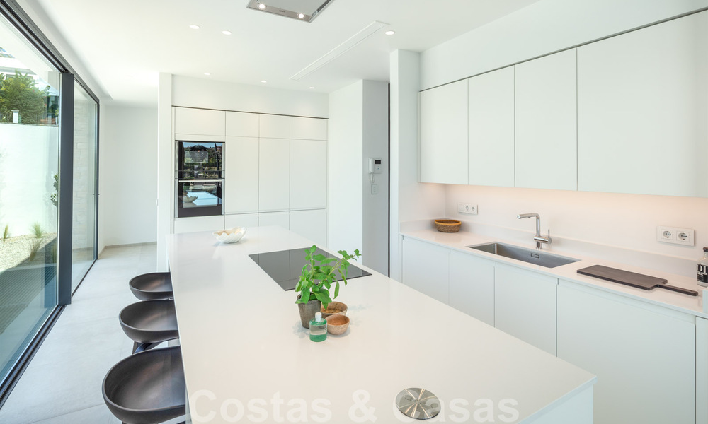 Nouvelles villas modernes de luxe à vendre sur un terrain de golf du New Golden Mile, Marbella - Estepona 32942