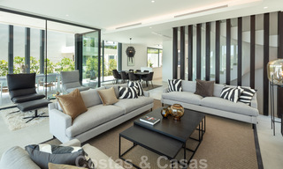 Nouvelles villas modernes de luxe à vendre sur un terrain de golf du New Golden Mile, Marbella - Estepona 32946 