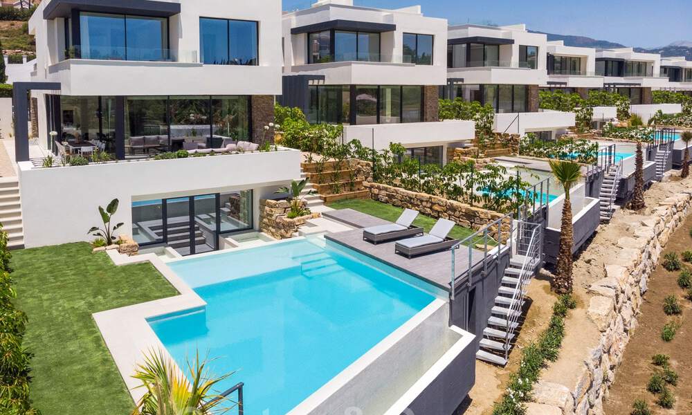 Nouvelles villas modernes de luxe à vendre sur un terrain de golf du New Golden Mile, Marbella - Estepona 32949