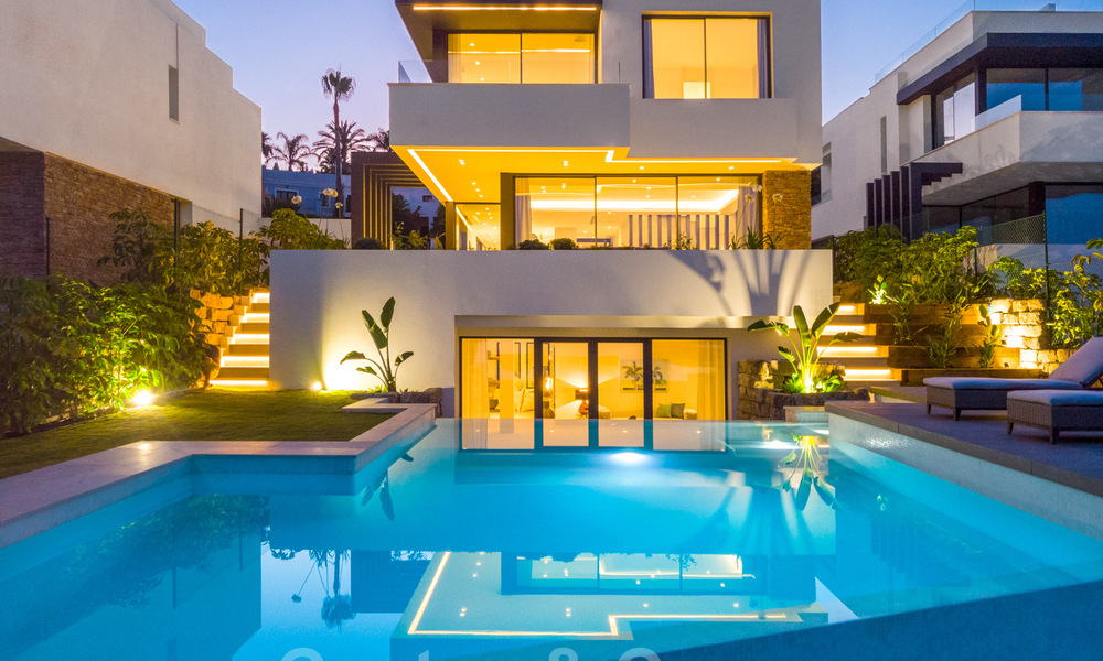 Nouvelles villas modernes de luxe à vendre sur un terrain de golf du New Golden Mile, Marbella - Estepona 32959