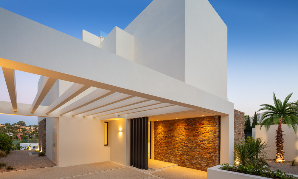 Nouvelles villas modernes de luxe à vendre sur un terrain de golf du New Golden Mile, Marbella - Estepona 32960