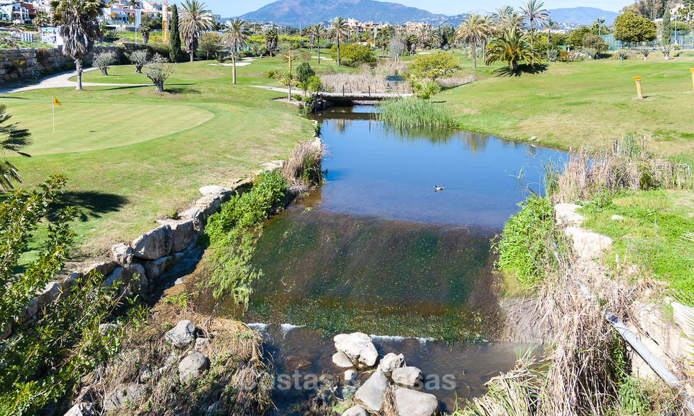 Nouvelles villas modernes de luxe à vendre sur un terrain de golf du New Golden Mile, Marbella - Estepona 32969