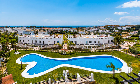 Bonne affaire ! Appartements et maisons à vendre dans un complexe de golf de style méditerranéen, entre Marbella et Estepona 4466