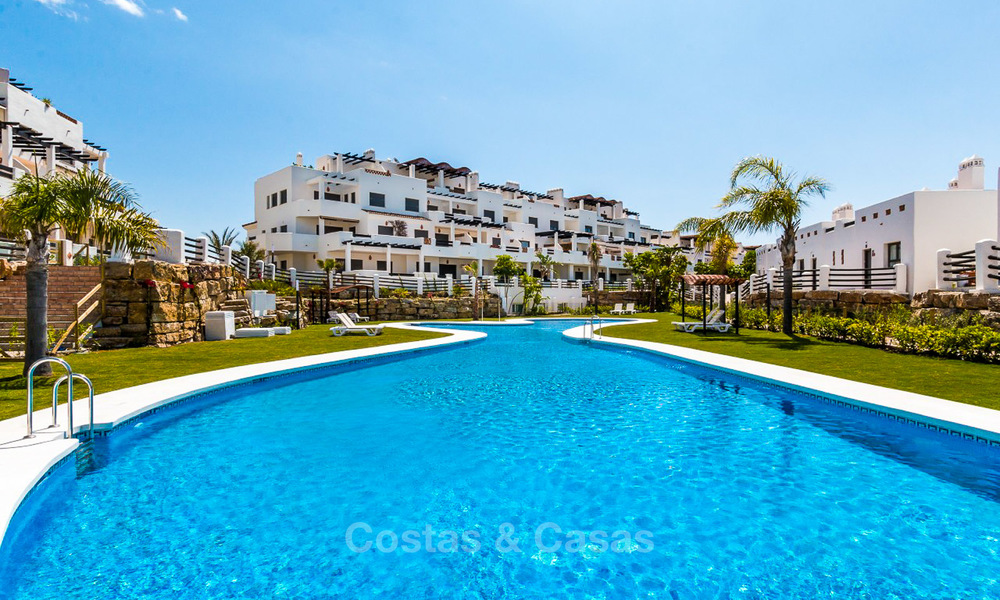 Bonne affaire ! Appartements et maisons à vendre dans un complexe de golf de style méditerranéen, entre Marbella et Estepona 4467