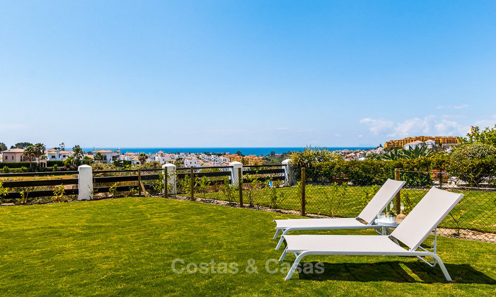 Bonne affaire ! Appartements et maisons à vendre dans un complexe de golf de style méditerranéen, entre Marbella et Estepona 4484