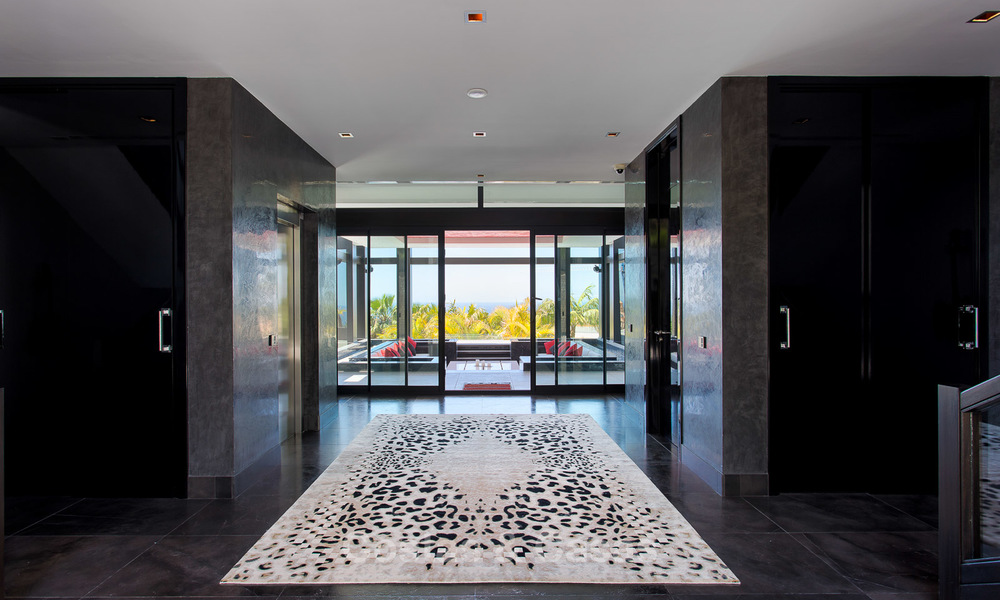 Villa moderne, très exclusive et majestueuse avec de superbes vues sur mer à vendre, Golden Mile, Marbella 4541