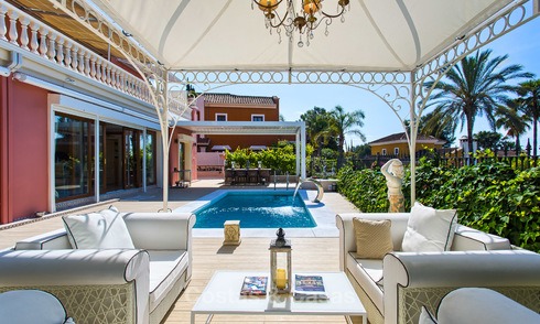 Villa de luxe haut de gamme de style classique avec vue mer à vendre sur le Golden Mile, Marbella 4589