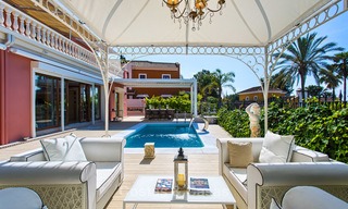Villa de luxe haut de gamme de style classique avec vue mer à vendre sur le Golden Mile, Marbella 4589 