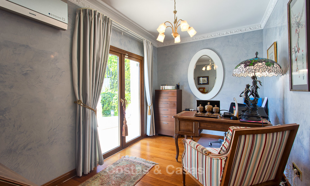 Villa de luxe haut de gamme de style classique avec vue mer à vendre sur le Golden Mile, Marbella 4590