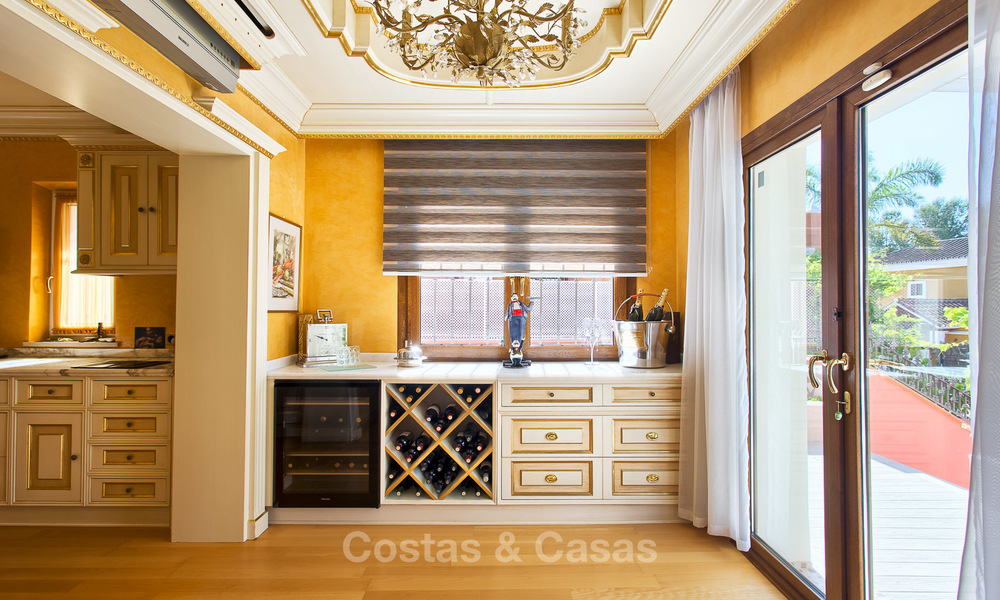 Villa de luxe haut de gamme de style classique avec vue mer à vendre sur le Golden Mile, Marbella 4591