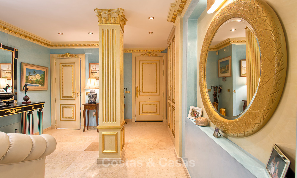 Villa de luxe haut de gamme de style classique avec vue mer à vendre sur le Golden Mile, Marbella 4599
