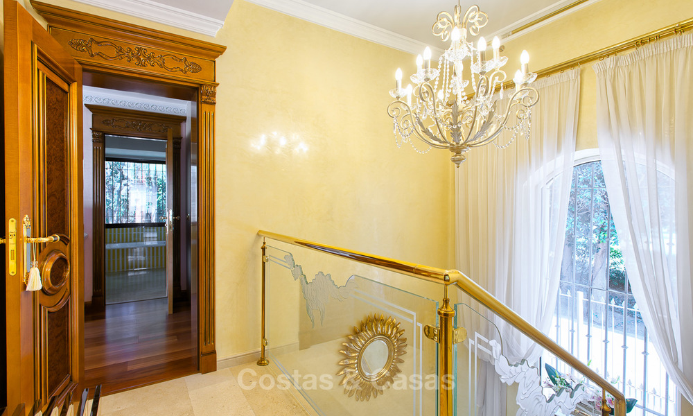 Villa de luxe haut de gamme de style classique avec vue mer à vendre sur le Golden Mile, Marbella 4603