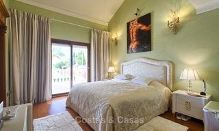 Villa de luxe haut de gamme de style classique avec vue mer à vendre sur le Golden Mile, Marbella 4604 