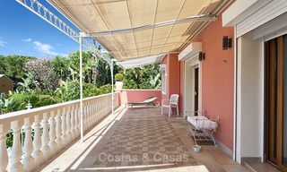 Villa de luxe haut de gamme de style classique avec vue mer à vendre sur le Golden Mile, Marbella 4608 