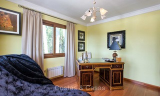 Villa de luxe haut de gamme de style classique avec vue mer à vendre sur le Golden Mile, Marbella 4613 