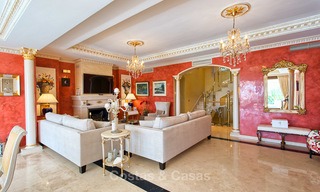 Villa de luxe haut de gamme de style classique avec vue mer à vendre sur le Golden Mile, Marbella 4619 