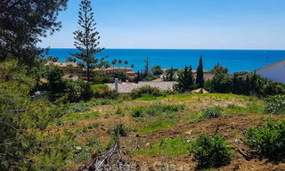 Villa moderne à vendre avec une belle vue ouverte sur mer, à 5 minutes à pied de la plage -Estepona 4706 