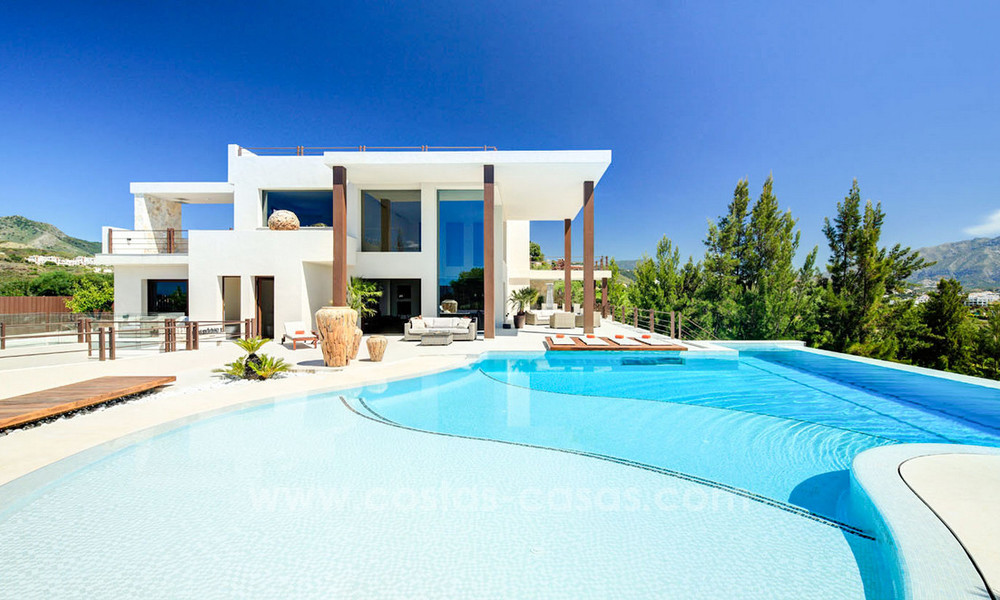 Villa de luxe spectaculaire et moderne à vendre, directement sur un golf, avec vue panoramique sur mer, Benahavis - Marbella 4756